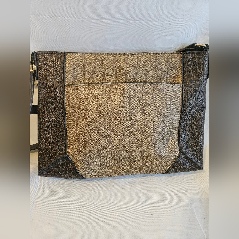 Calvin Klein Signature Logo Crossbody Bag Brown Tan Monogram Adjustable Strap - Picture 2 of 9